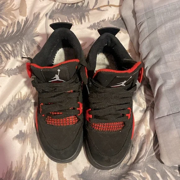 Jordan shoes black colour online